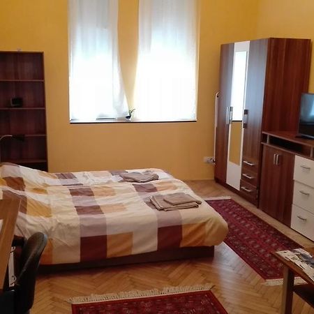 Cute Apartment Close To The Center Budapest Eksteriør billede